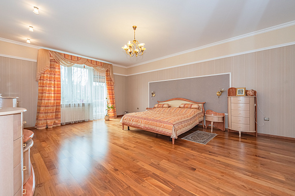 Таунхаус, 470 кв.м. Таунхаус, 470 кв.м.